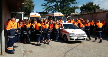 Stire din Sănătate : PROTEST LA AMBULANȚA CONSTANȚA: "Nu avem personal și nici mașini. Ministerul ne dă bani doar de reparații"