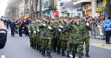 GALERIE FOTO / CONSTANȚA CELEBREAZĂ ZIUA NAȚIONALĂ A ROMÂNIEI! MII DE OAMENI SUNT PREZENȚI LA EVENIMENT - 2