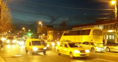 GALERIE FOTO / Trafic de coșmar, la această oră, la Constanța. "Se va ajunge la blocaje, mă gândesc cu groază ce va fi la vară!" - 5