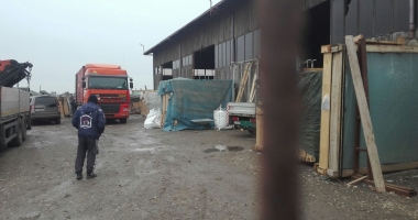 GALERIE FOTO / ACCIDENT DE MUNCĂ TRAGIC LA CONSTANȚA. Bărbat STRIVIT DE UN CONTAINER - 1