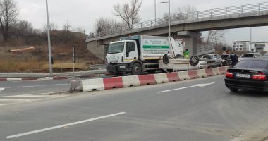 GALERIE FOTO / Accident rutier între Năvodari și Mamaia. S-a răsturnat cu mașina, după ce a pierdut controlul volanului - 2