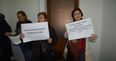 PROTEST SPONTAN ÎN FAȚA ISJ CONSTANȚA. Profesori, la limita disperării - 8