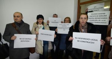 PROTEST SPONTAN ÎN FAȚA ISJ CONSTANȚA. Profesori, la limita disperării - 6