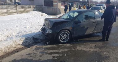 GALERIE FOTO / Două victime, la Constanța, după ce un tânăr șofer a intrat în coliziune cu mașina din fața sa