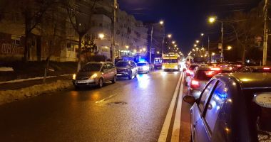 GALERIE FOTO / TRAVERSAREA NEREGULAMENTARĂ FACE VICTIME! PIETON ACROȘAT DE UN AUTOTURISM, ÎN TOMIS 3 - 3