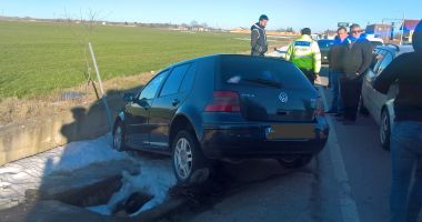 GALERIE FOTO / ACCIDENT TERIBIL LA CONSTANȚA, din cauza unui șofer care a virat la stânga, peste linia dublă continuă - 2