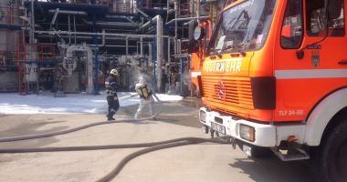 Explozie urmată de incendiu, la fabrica de hidrogen a ROMPETROL RAFINARE! EXERCIȚIU ISU - 4