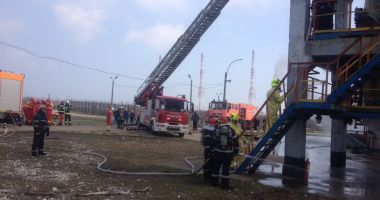 Explozie urmată de incendiu, la fabrica de hidrogen a ROMPETROL RAFINARE! EXERCIȚIU ISU - 2