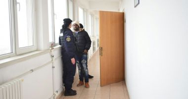 SCANDAL LA SEDIUL UMC! STUDENȚII NIGERIENI, VIITORI NAVIGATORI, BAT CU PUMNUL ÎN MASĂ. Jandarmii și Poliția Imigrări, de față la eveniment - 3