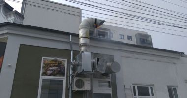 Galerie foto / FAST FOOD-ul "PUI PE JAR", DIN CONSTANȚA, CUPRINS DE FOC - 3
