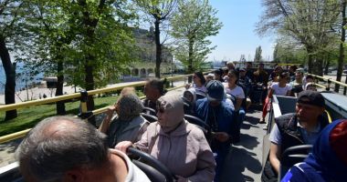 Premieră la Constanța. Circuit turistic prin portul comercial și pe faleza Cazinoului. Constănțenii s-au înghesuit la cursa de inaugurare - 6