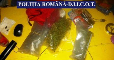 Stire din Eveniment : MEGA-ANCHETĂ într-un dosar de trafic de droguri. Peste 50 de persoane audiate