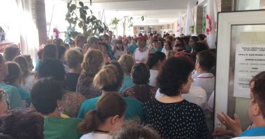 Galerie foto / LE-A AJUNS CUȚITUL LA OS! ESTE GREVĂ LA SPITALUL JUDEȚEAN CONSTANȚA - 5