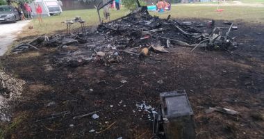 GALERIE FOTO. Butelie explodată într-o rulotă din Mamaia Nord! - 2