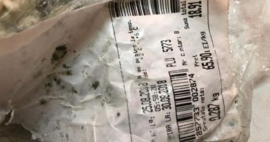 FOTO. Gândaci și produse expirate, găsite de OPC Constanța, în două locații cu același administrator - 2