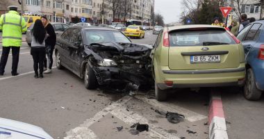 Galerie foto. Accident rutier la Constanța, din cauza neacordării de prioritate - 2