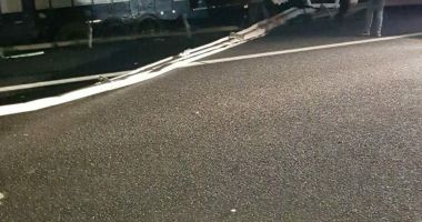 UPDATE. Tir răsturnat pe Autostrada Soarelui. Șoferul a adormit la volan. Zeci de parapeți puși la pământ - 3