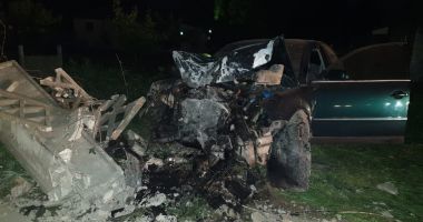 Accident teribil la Constanța! Un șofer a intrat cu mașina în gardul de beton