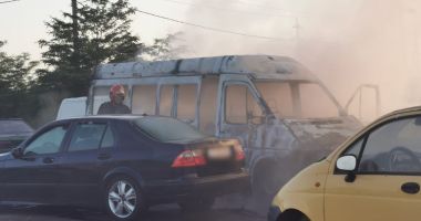 Incendiu la Constanța! Ard mai multe mașini - 2