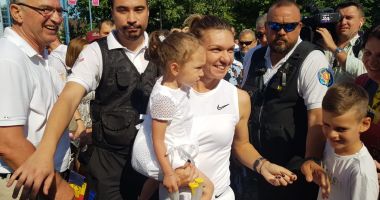 LIVE TEXT/ Simona Halep, printre constănțeni, cu trofeul de la Wimbledon. "Sunt foarte emoționată să văd atâta lume" - 11