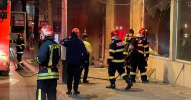 INCENDIU LA CONSTANȚA! Pompierii intervin pe bulevardul Tomis - 2