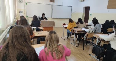 Stire din Cultură-Educație : Peste 3.000 de note mărite, după soluționarea contestațiilor de la titularizare