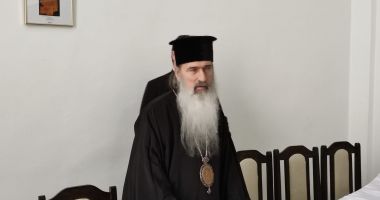 Stire din Cultură-Educație : Veşti bune pentru credincioşi. Ce spune IPS Teodosie, despre demolarea "bisericii de pe trotuar"
