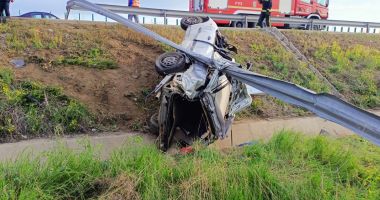 GALERIE FOTO. Accident grav pe Austostrada Soarelui: un șofer a rupt parapeții și s-a răsturnat! PATRU VICTIME - 2