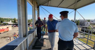 Galerie foto. Pompierii militari din judeţul Constanţa îşi demostrează priceperea - 4