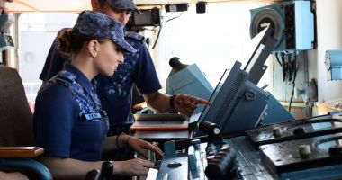 Stire din Eveniment : Stagiu de practică la nave pentru viitorii maiștri militari de marină