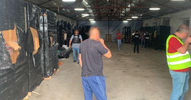 Foto. Captură impresionantă la Constanța! Ţigări de contrabandā în valoare de peste 11 milioane de lei, depistate de polițiști - 6