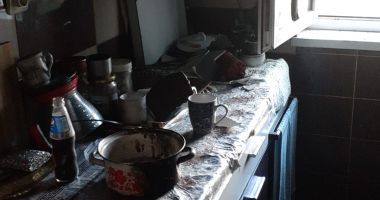FOTO. INCENDIU ÎNTR-UN BLOC DIN CONSTANŢA! Vecinul de vizavi: "Fum şi flacără din apartament" - 3