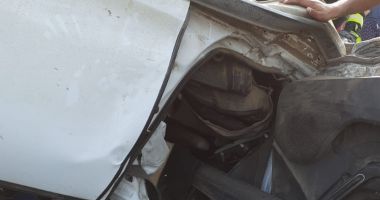IMAGINI TERIFIANTE! DOI MORŢI, LA CONSTANŢA, după ce maşinile în care se aflau au intrat în coliziune. RESTUL VICTIMELOR, LA SPITAL! - 3