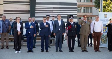 Galerie foto. Moment festiv de Ziua Pompierilor, la Constanţa. Avansări în grad şi defilare - 4