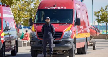 Galerie foto. Moment festiv de Ziua Pompierilor, la Constanţa. Avansări în grad şi defilare - 6