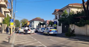 FOTO/VIDEO. Urmărire ca-n filme la Constanţa! Un bărbat cu permisul suspendat a fugit de poliţiştii care l-au somat! În goană, a avariat şi maşini din trafic, şi parcate! - 3