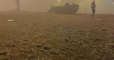 Galerie foto. Mașină răsturnată, la Constanța. Salvatorii de la ISU Constanța au găsit o victimă! - 2