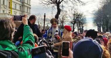 FOTO. BOBOTEAZA LA CONSTANŢA. Mii de oameni împreună, pentru una dintre cele mai mari sărbători din an - 8