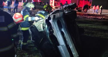 Stire din Eveniment : FOTO. Trei maşini implicate într-un accident rutier, la ieşire din Ovidiu!