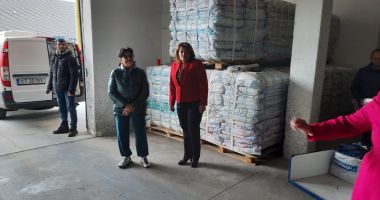 Galerie foto. Cumpănenii, în frunte cu primarul Mariana Gâju, gest umanitar pentru victimele cutremurului din Turcia - 3