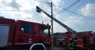 Galerie FOTO / UN NOU INCENDIU LA CONSTANȚA! Intervin pompierii de urgență - 3