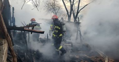 FOTO / TRAGEDIE LA CONSTANŢA! Incendiu devastator în zona Abator. UN OM A MURIT! - 2