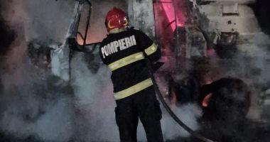 Incendiu la Năvodari! Pompierii au intervenit de urgență, pentru a stinge focul - 2