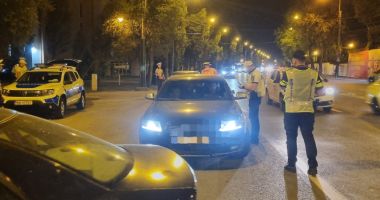 Stire din Eveniment : Foto / Acțiune a polițiștilor rutieri, la Constanța! Zeci de șoferi trași pe dreapta