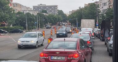 Stire din Eveniment : FOTO / Şoferi, atenţie! Trafic infernal pe Bulevardul 1 Mai! Mai bine ocoliţi zona