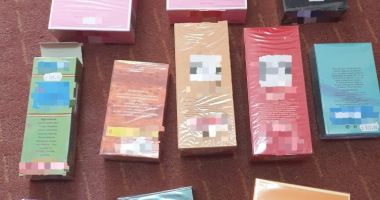 Stire din Eveniment : Poliţiştilor nu le-a mirosit a bine! Parfumuri contrafăcute, vândute la Constanţa! Marfa a fost confiscată
