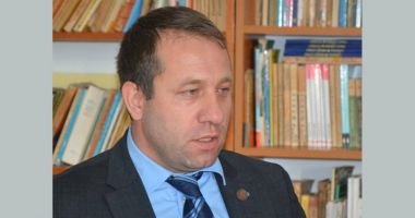 Stire din Cultură-Educație : Cristi Crăciun: "Îmi doresc să pot citi foarte mult timp de acum încolo articolele scrise cu profesionalism"