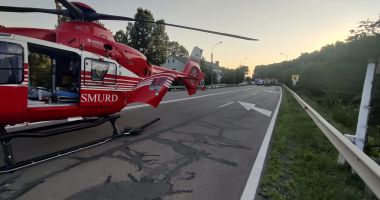 Stire din Eveniment : Două autocamioane încărcate cu cereale s-au ciocnit pe DN 2A şi au luat foc; traficul este deviat