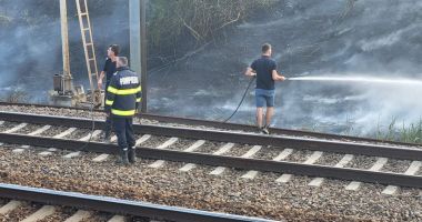 Stire din Eveniment : Un nou incendiu de vegetație uscată, în localitatea Poarta Albă