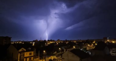 S-A RUPT CERUL, LA CONSTANŢA! Spectacolul naturii, surprins în imagini memorabile - 5
